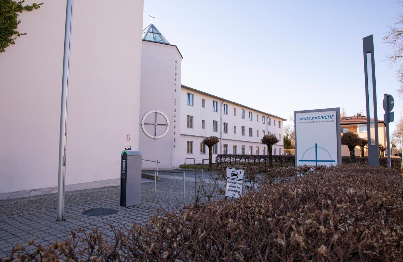 Spectrum Kirche Exerzitien-Und Bildungshaus Auf Mariahilf Passau Buitenkant foto