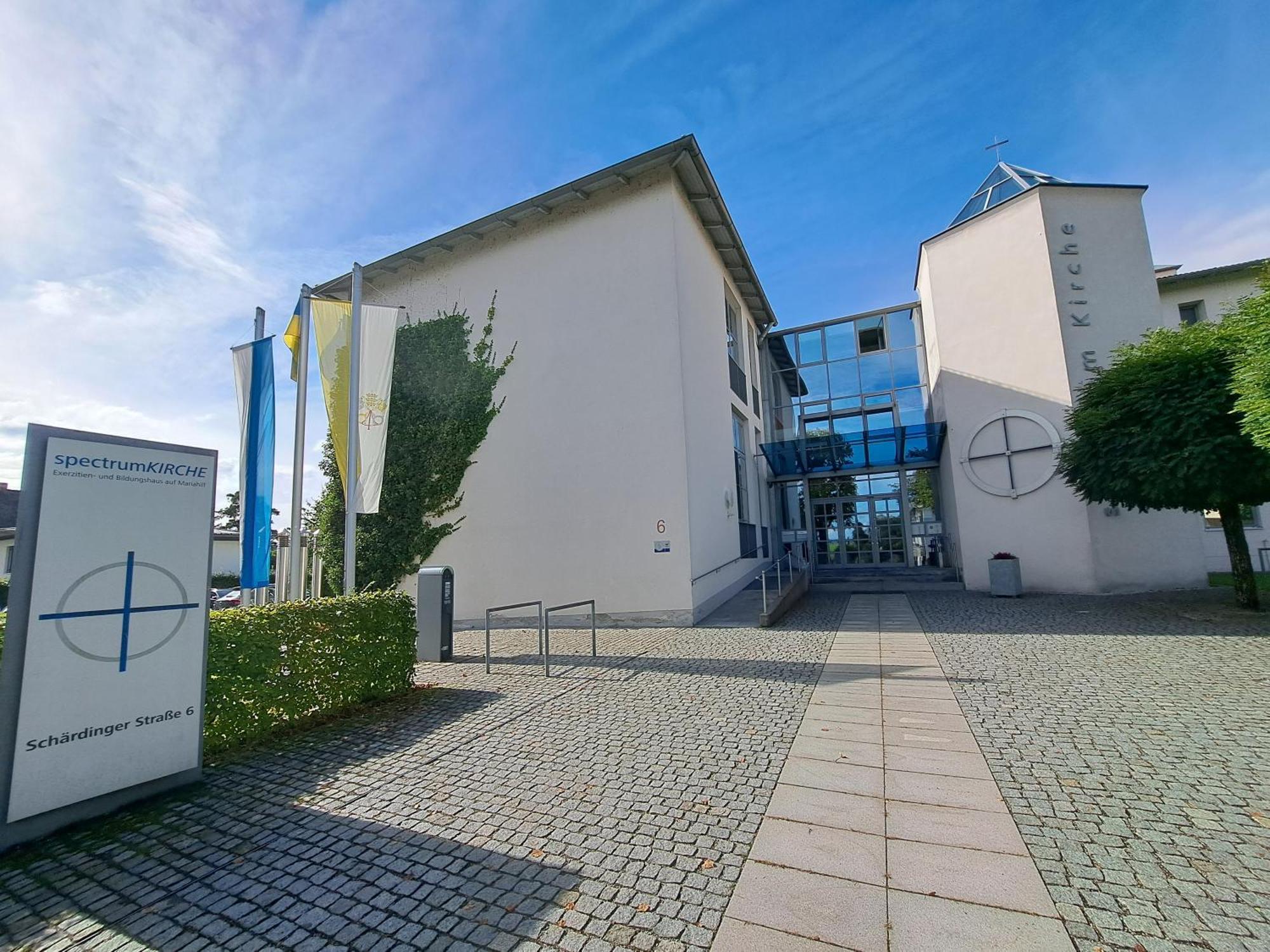 Spectrum Kirche Exerzitien-Und Bildungshaus Auf Mariahilf Passau Buitenkant foto