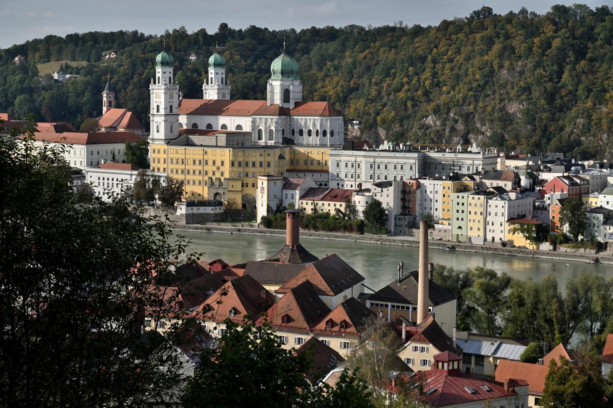 Spectrum Kirche Exerzitien-Und Bildungshaus Auf Mariahilf Passau Buitenkant foto